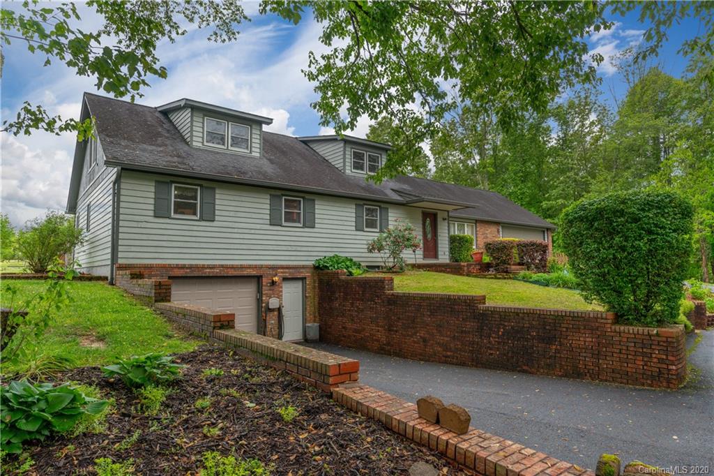 1331 Chestnut Gap Road Hendersonville, NC 28792 - Photo 5 of 45 Gallery Image 5