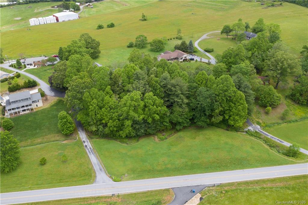 1331 Chestnut Gap Road Hendersonville, NC 28792 - Photo 7 of 45 Gallery Image 7