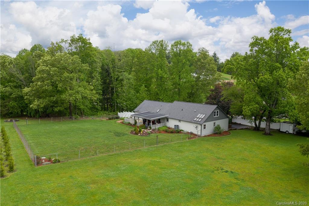 1331 Chestnut Gap Road Hendersonville, NC 28792 - Photo 9 of 45 Gallery Image 9