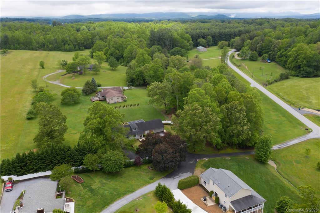 1331 Chestnut Gap Road Hendersonville, NC 28792 - Photo 10 of 45 Gallery Image 10