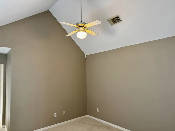 $3,900 | 4916 Travis Street, Houston, TX 77004