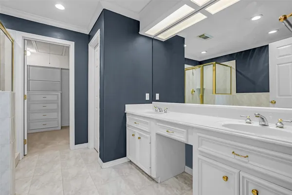 $3,900 | 4916 Travis Street, Houston, TX 77004