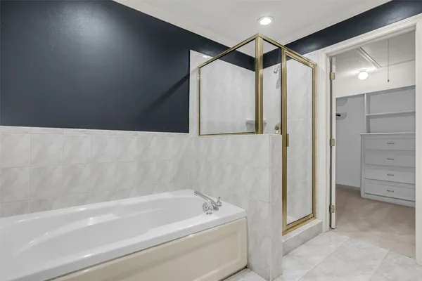 $3,900 | 4916 Travis Street, Houston, TX 77004