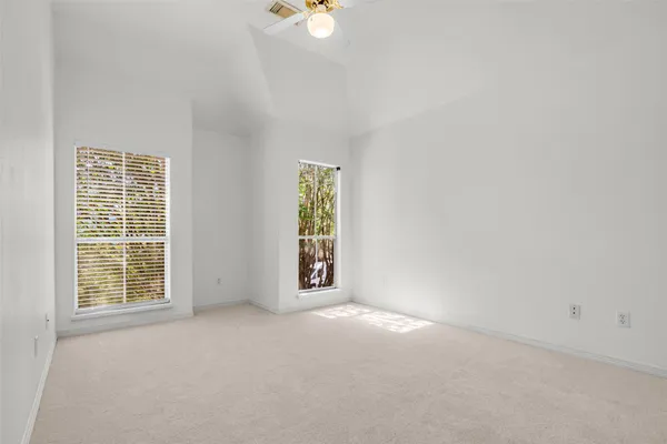 $3,900 | 4916 Travis Street, Houston, TX 77004