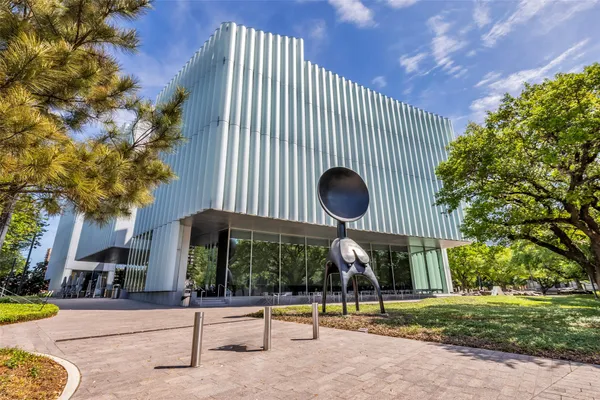 $3,900 | 4916 Travis Street, Houston, TX 77004