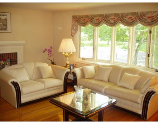 17 Norma Road Bedford, MA 01730 - Photo 3 of 12