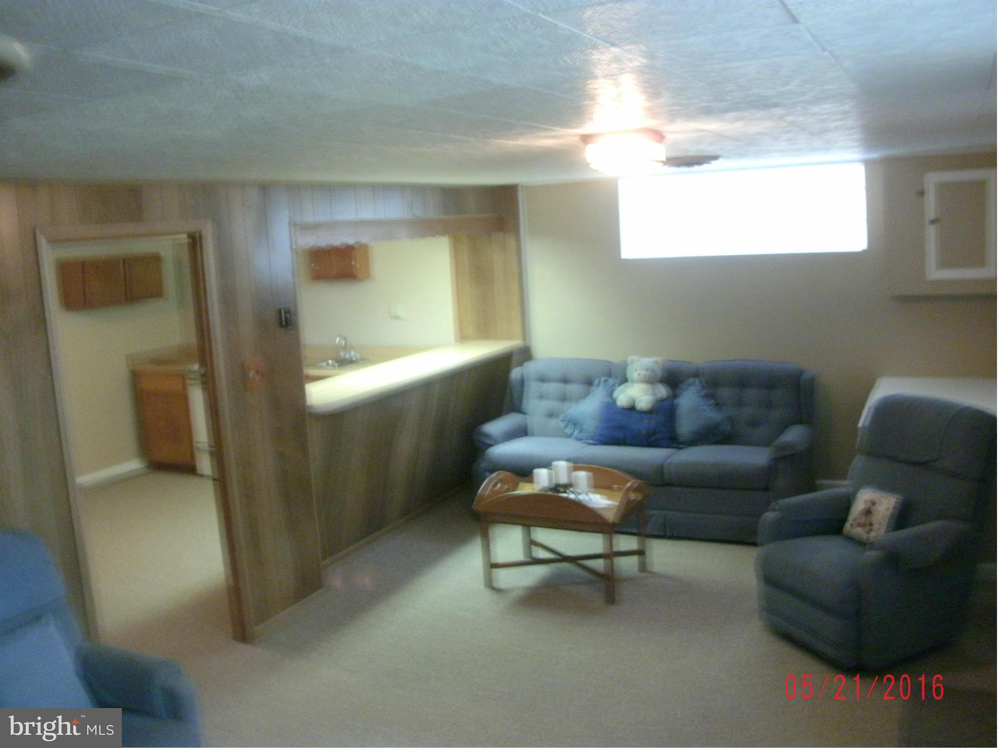 505 George Avenue Baltimore, MD 21221 - Photo 23 of 27 Family room