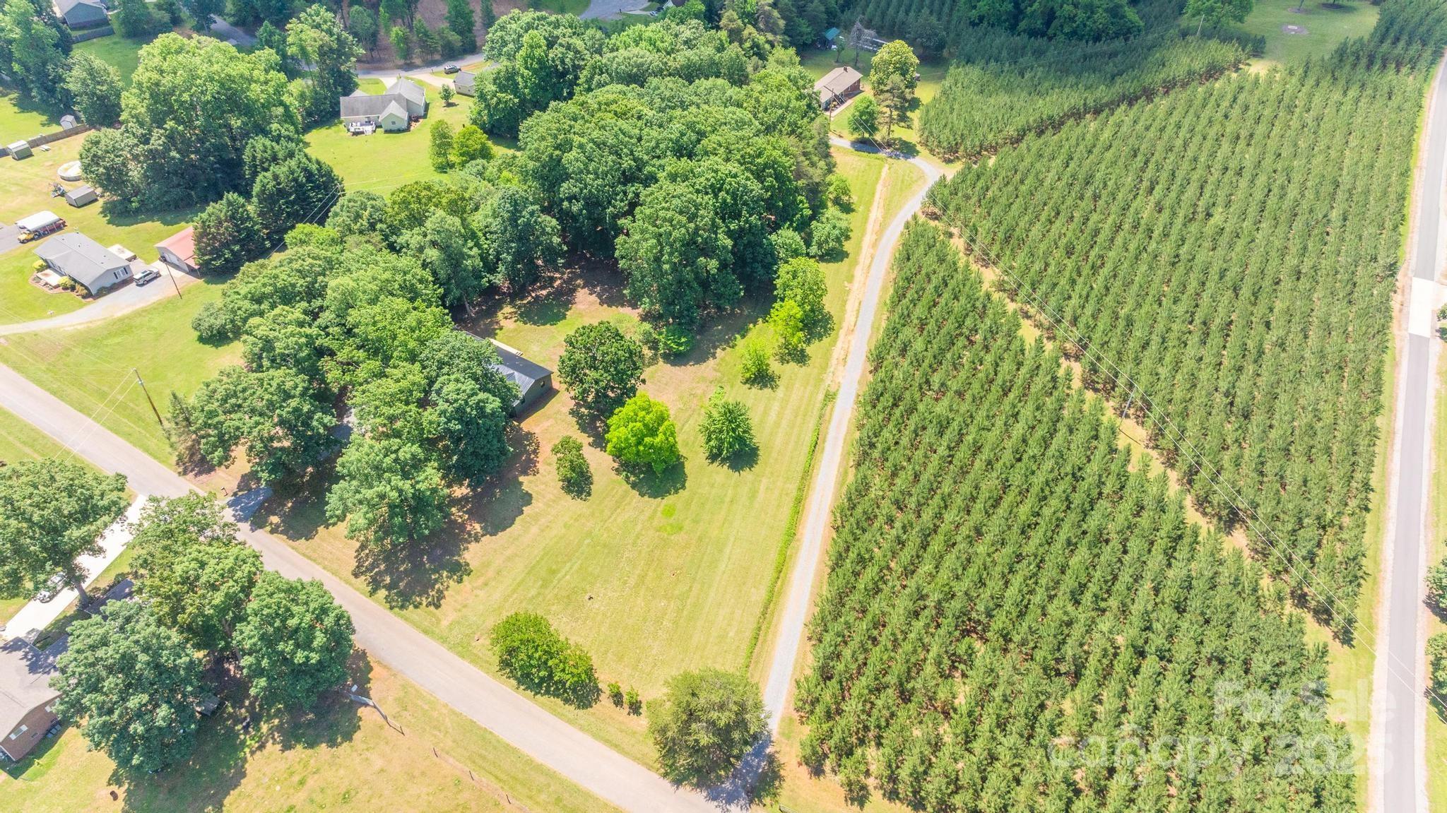 155 McAllister Road Statesville, NC 28625 - Photo 3 of 47