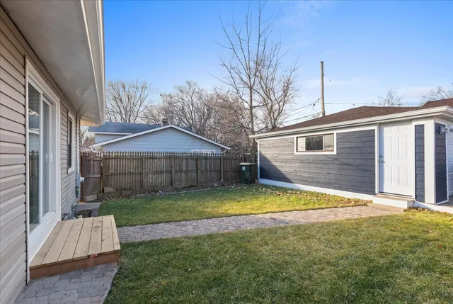 $295,000 | 1614 North Avenue, Round Lake Beach, IL 60073