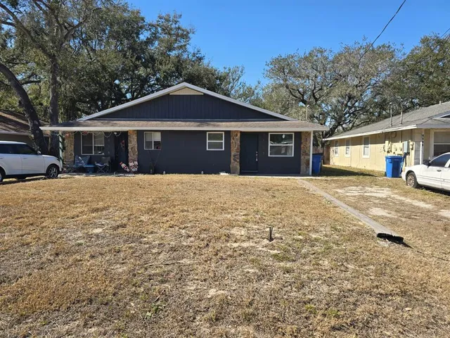 $1,850 | 3818 Valley Tree Drive, Tampa, FL 33610