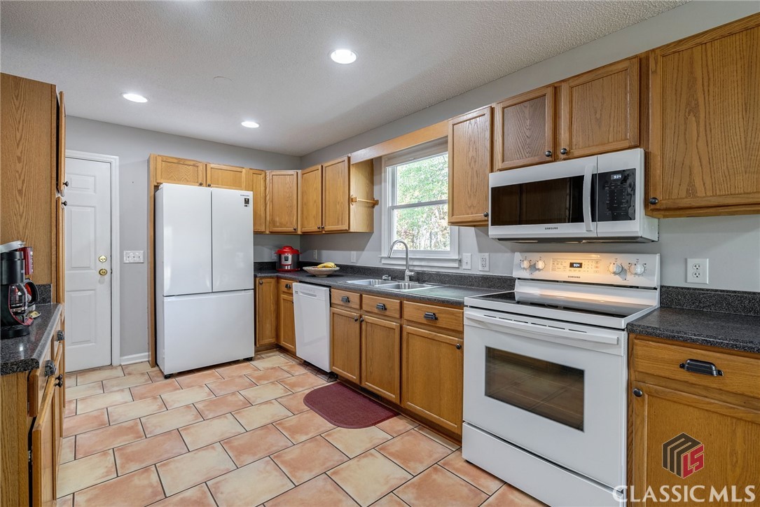 241 Brickleberry Ridge Athens, GA 30605 - Photo 13 of 65
