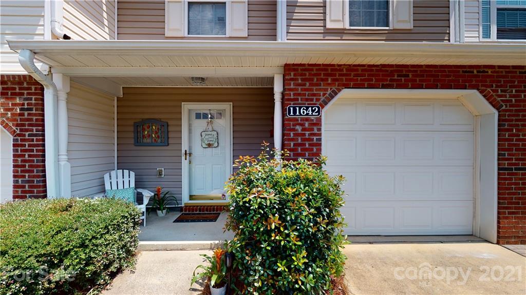 11642 Rabbit Ridge Road Charlotte, NC 28270 - Photo 6 of 45 a front view of a house