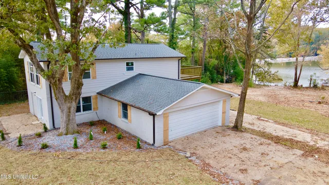 $340,000 | 7325 East Shahkoka Drive, Olive Branch, MS 38654
