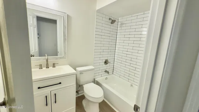 $340,000 | 7325 East Shahkoka Drive, Olive Branch, MS 38654