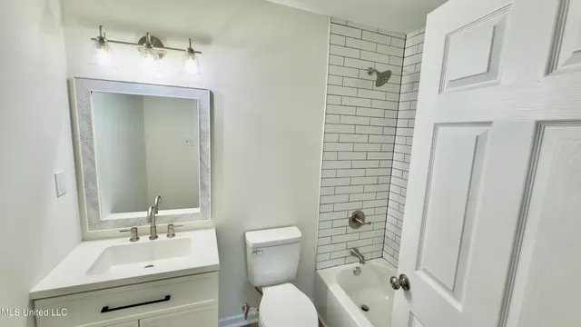 $340,000 | 7325 East Shahkoka Drive, Olive Branch, MS 38654