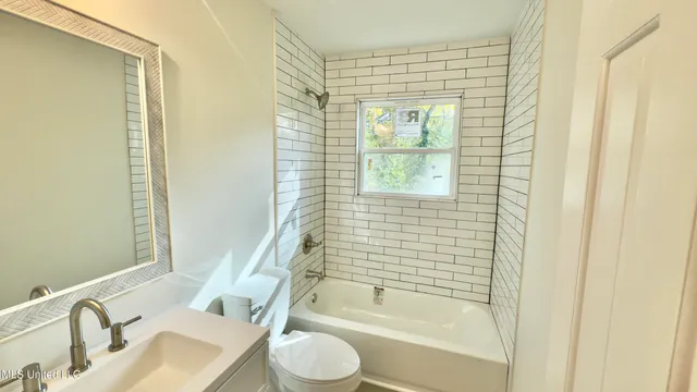 $340,000 | 7325 East Shahkoka Drive, Olive Branch, MS 38654