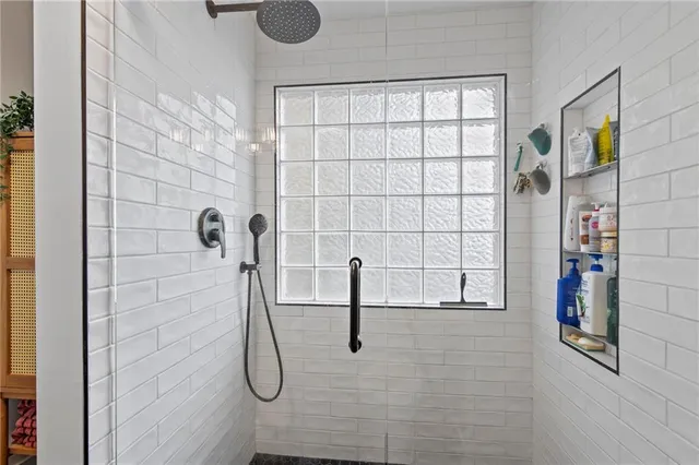 $325,000 | 1305 Northwest 74th Place, Kansas City, MO 64118