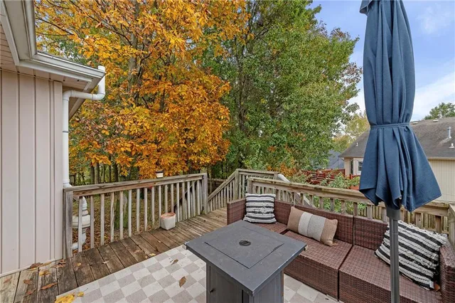 $325,000 | 1305 Northwest 74th Place, Kansas City, MO 64118