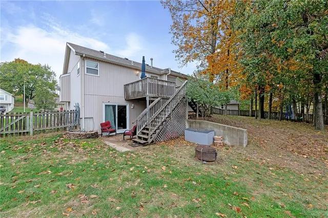 $325,000 | 1305 Northwest 74th Place, Kansas City, MO 64118