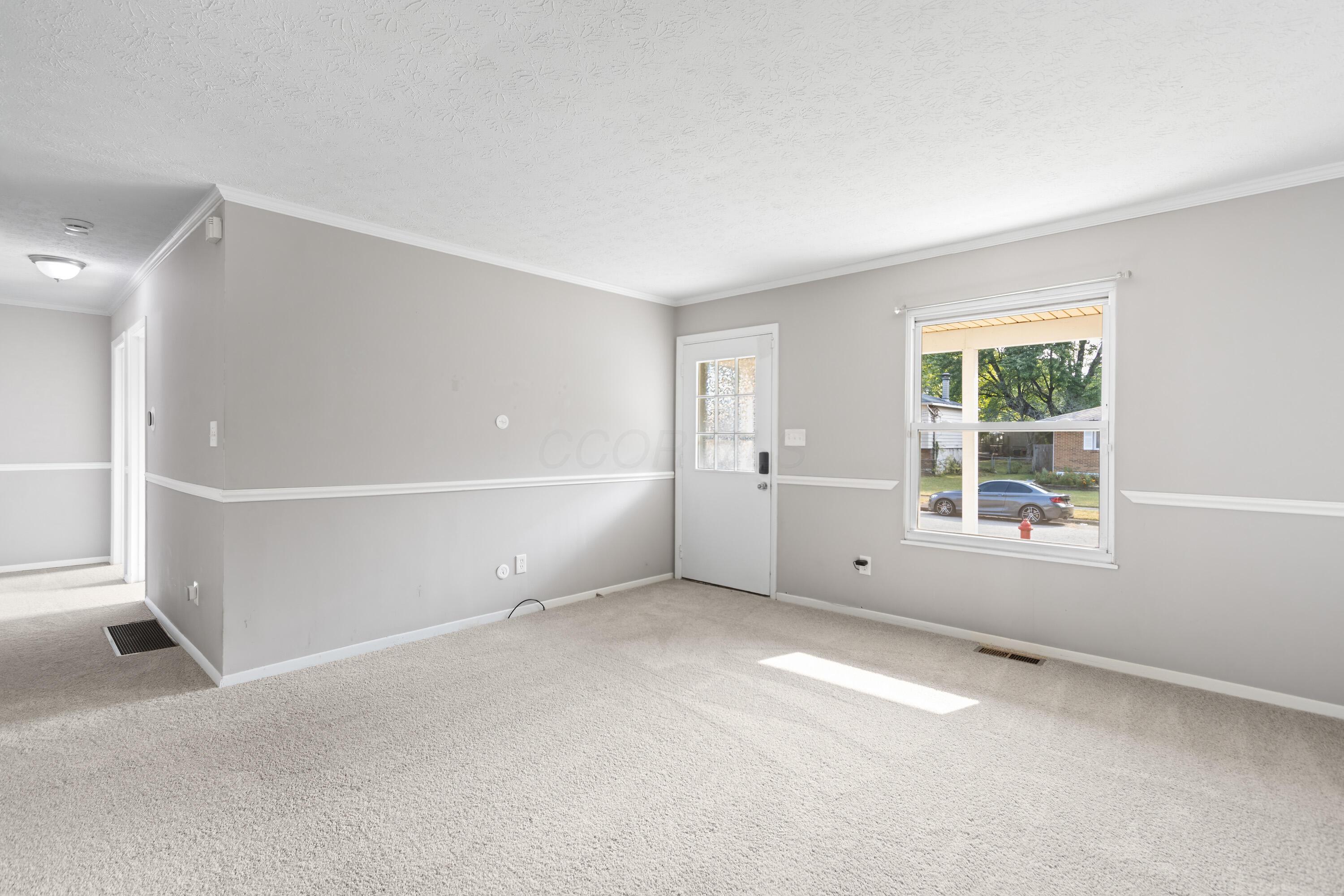 2977 Upton Road West Columbus, OH 43232 - Photo 5 of 38 2977 Upton Road West-7.jpg-FULL