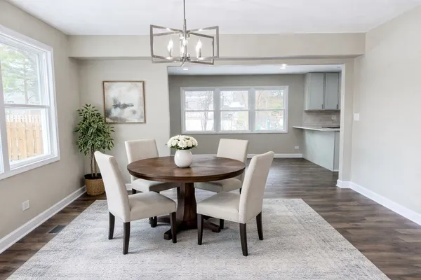 $615,000 | 711 Woodhollow Lane, Buffalo Grove, IL 60089