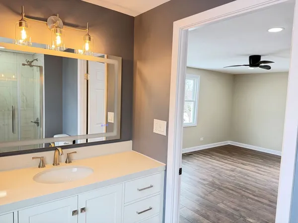 $615,000 | 711 Woodhollow Lane, Buffalo Grove, IL 60089