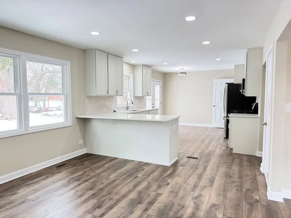 $615,000 | 711 Woodhollow Lane, Buffalo Grove, IL 60089