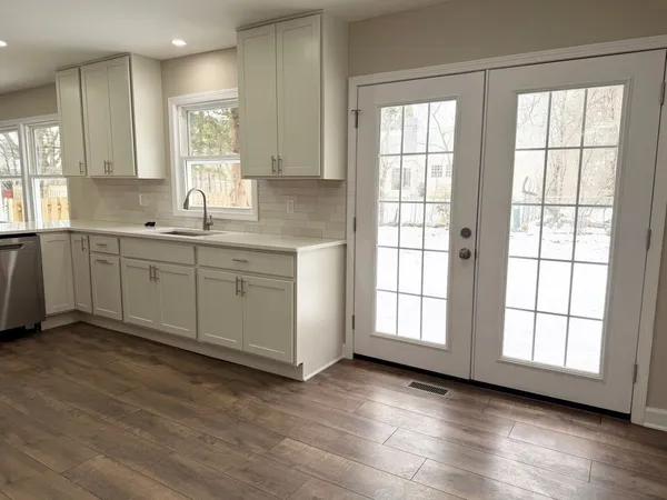 $615,000 | 711 Woodhollow Lane, Buffalo Grove, IL 60089