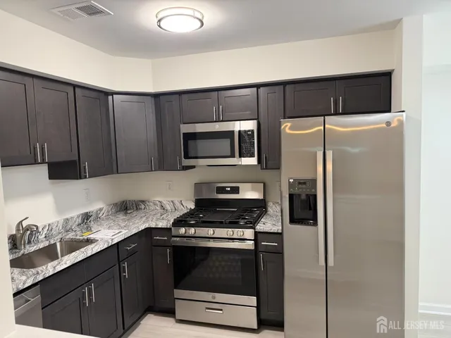 $2,650 | 1214 Waterford Drive, Unit 14, Edison, NJ 08817