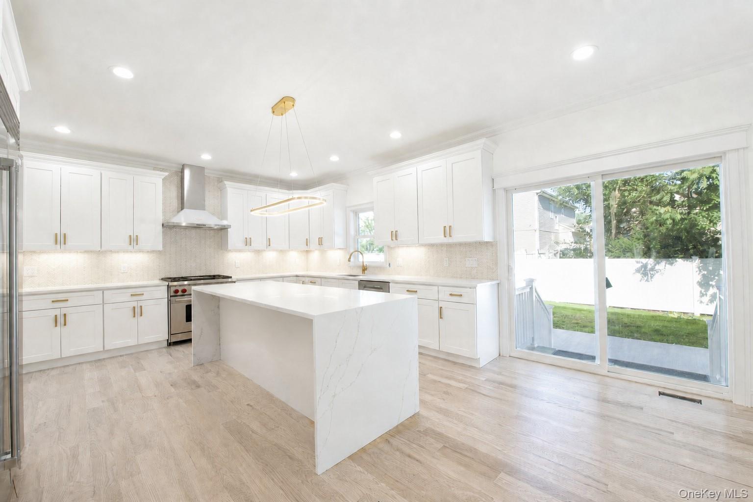 1320 R Street Elmont, NY 11003 - Photo 4 of 33
