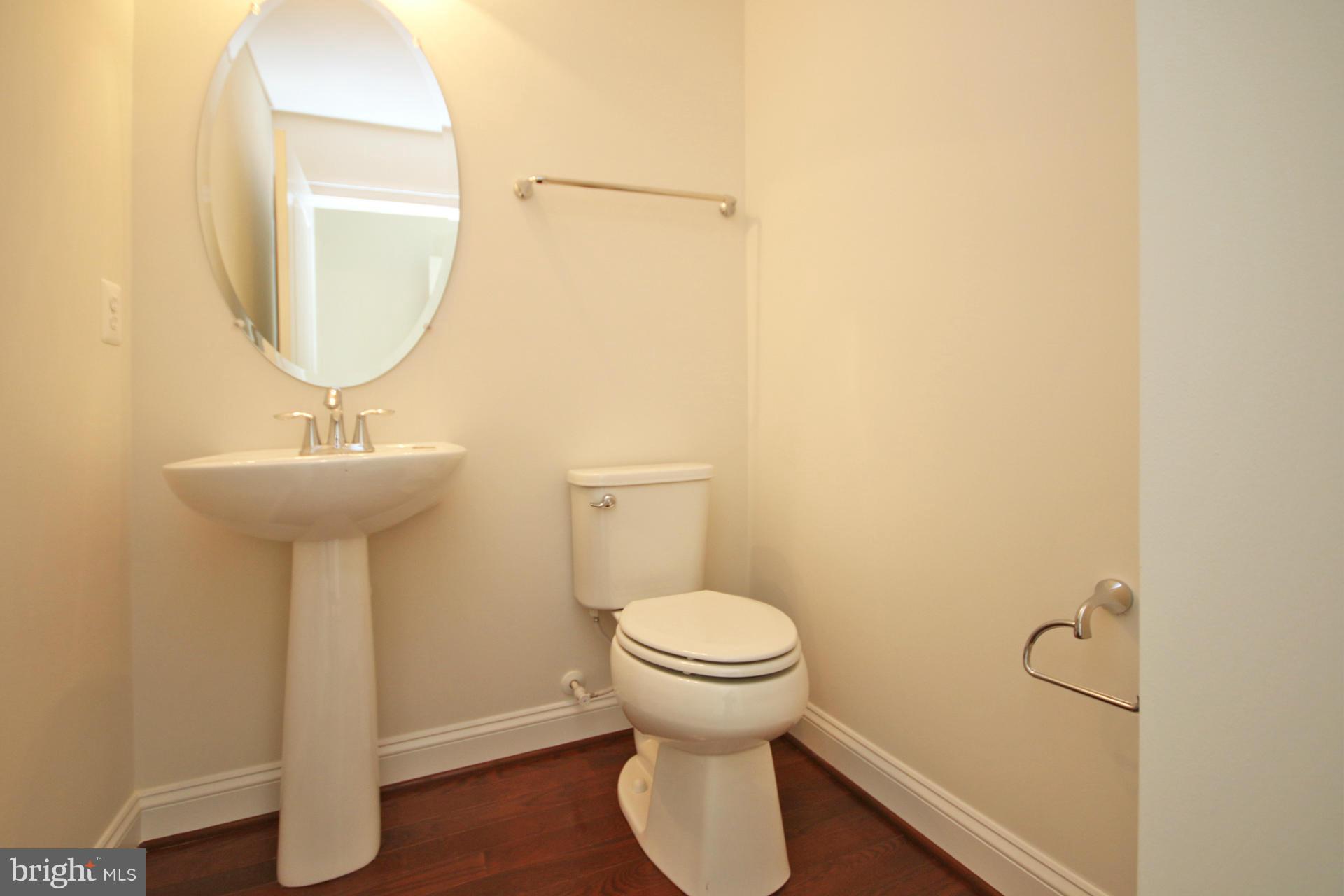 13109 Hunters Ridge Lane Bowie, MD 20721 - Photo 12 of 29 Bath Half Main Level