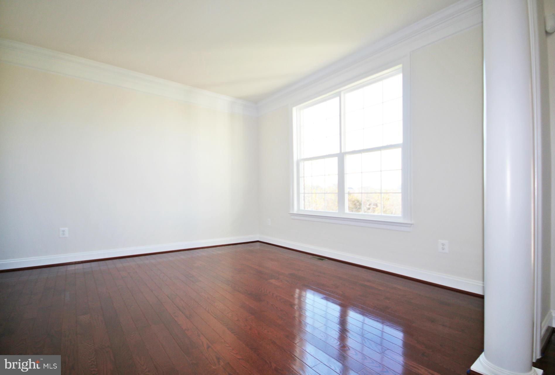 13109 Hunters Ridge Lane Bowie, MD 20721 - Photo 6 of 29 Living Room