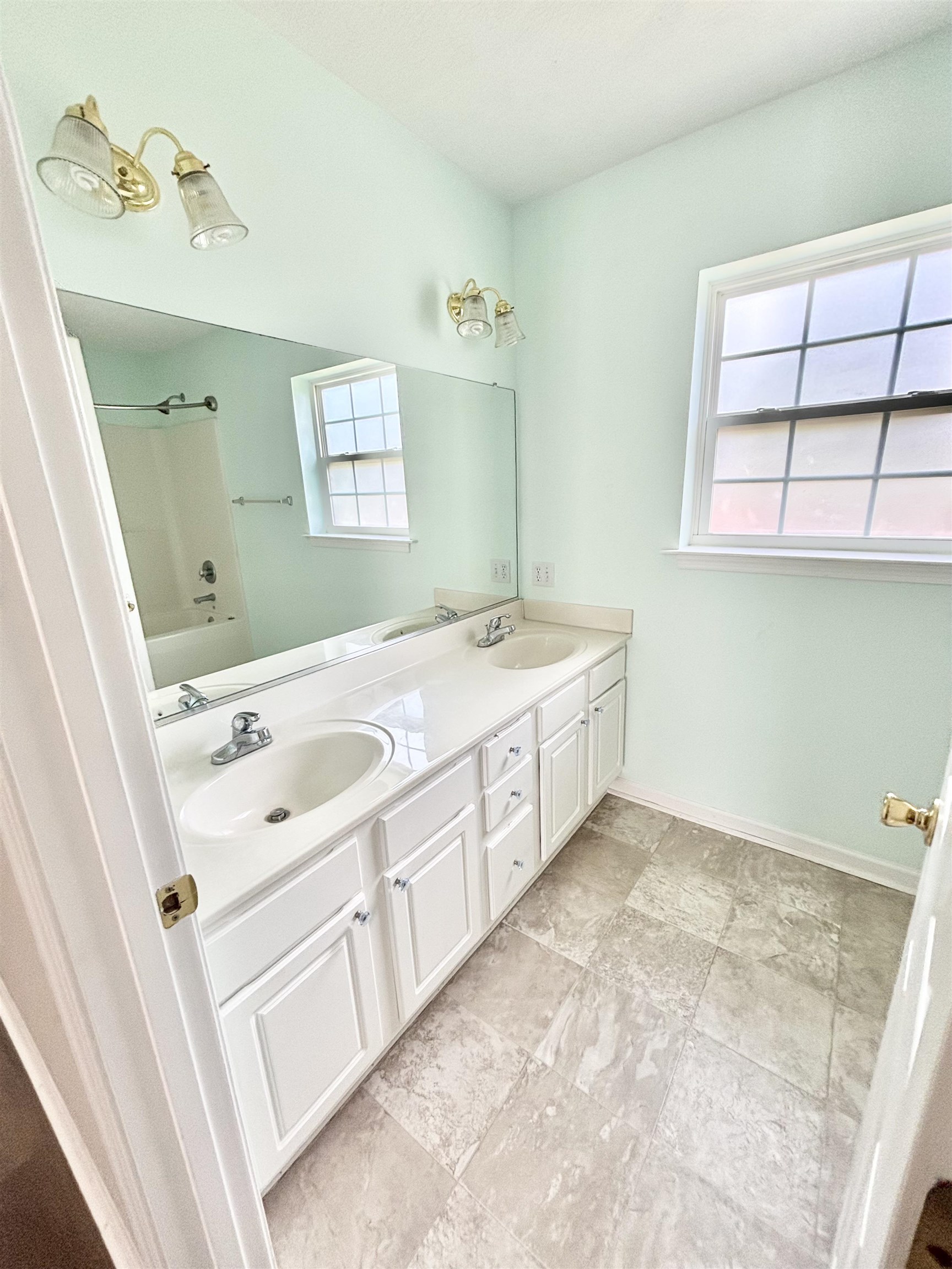 2400 Monroe Street Waynesboro, VA 22980 - Photo 15 of 23