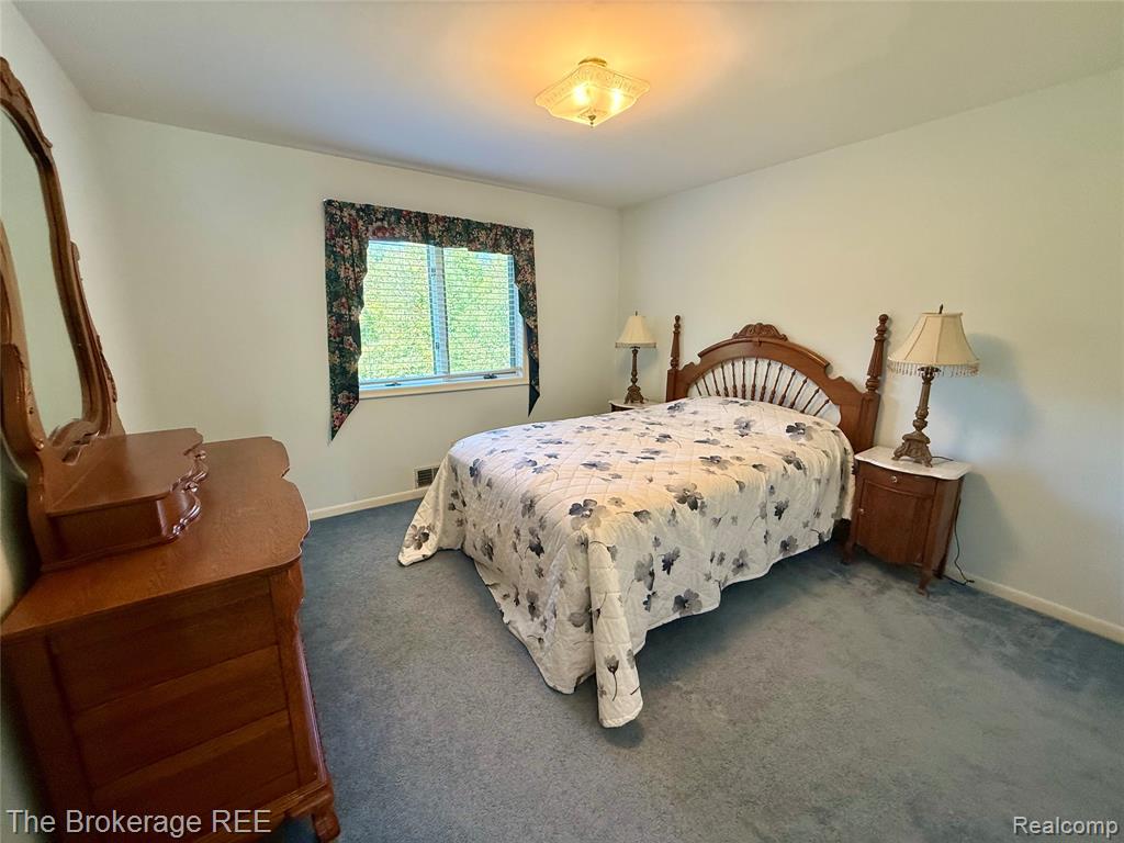 12088 Pinebrook Lane South Lyon, MI 48178 - Photo 33 of 73