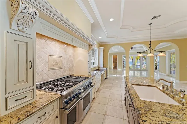 $4,600,000 | 11 Wendy Lane, Stuart, FL 34996