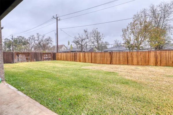 $2,798 | 420 Magnolia Lane, Richwood, TX 77531