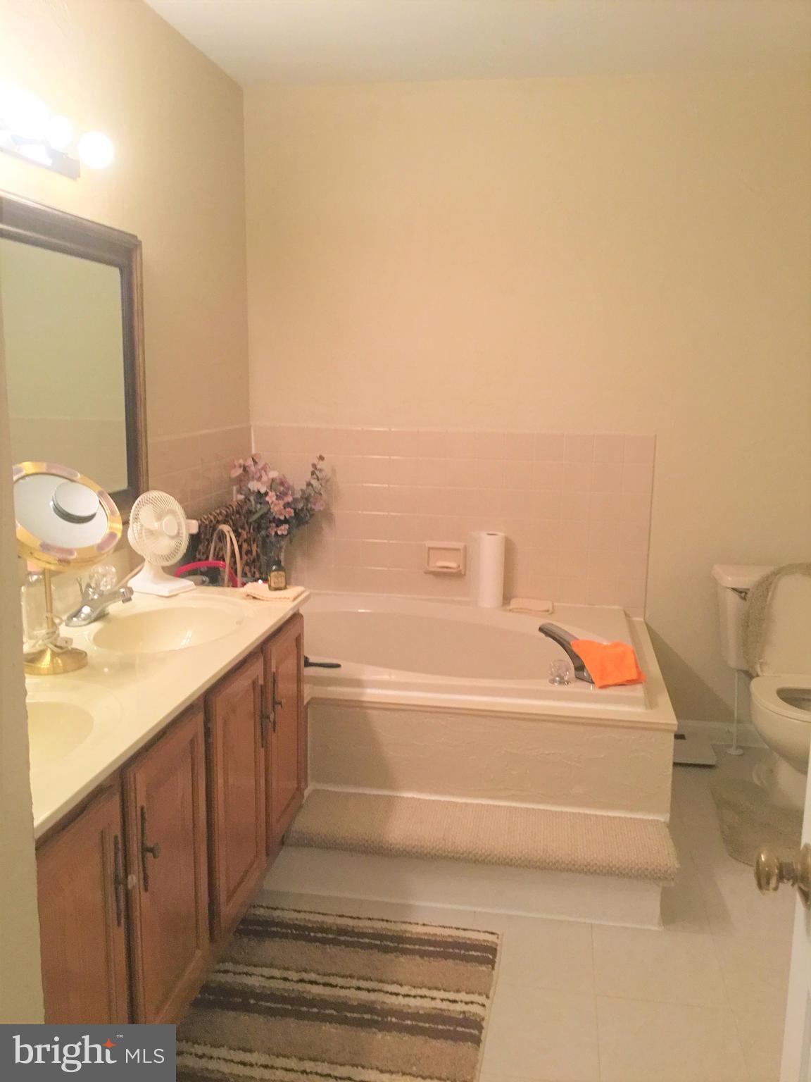 108 Pepperton Court Lititz, PA 17543 - Photo 25 of 27 Full Bath