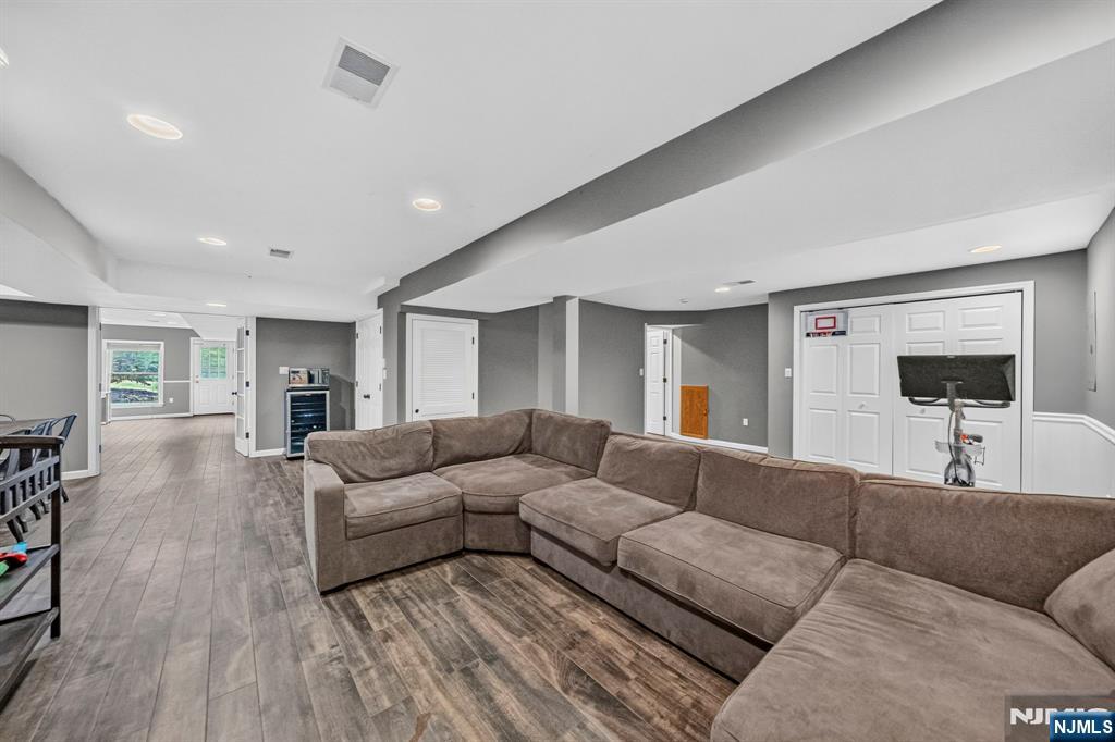 3 Cliff Road Wayne, NJ 07470 - Photo 39 of 50
