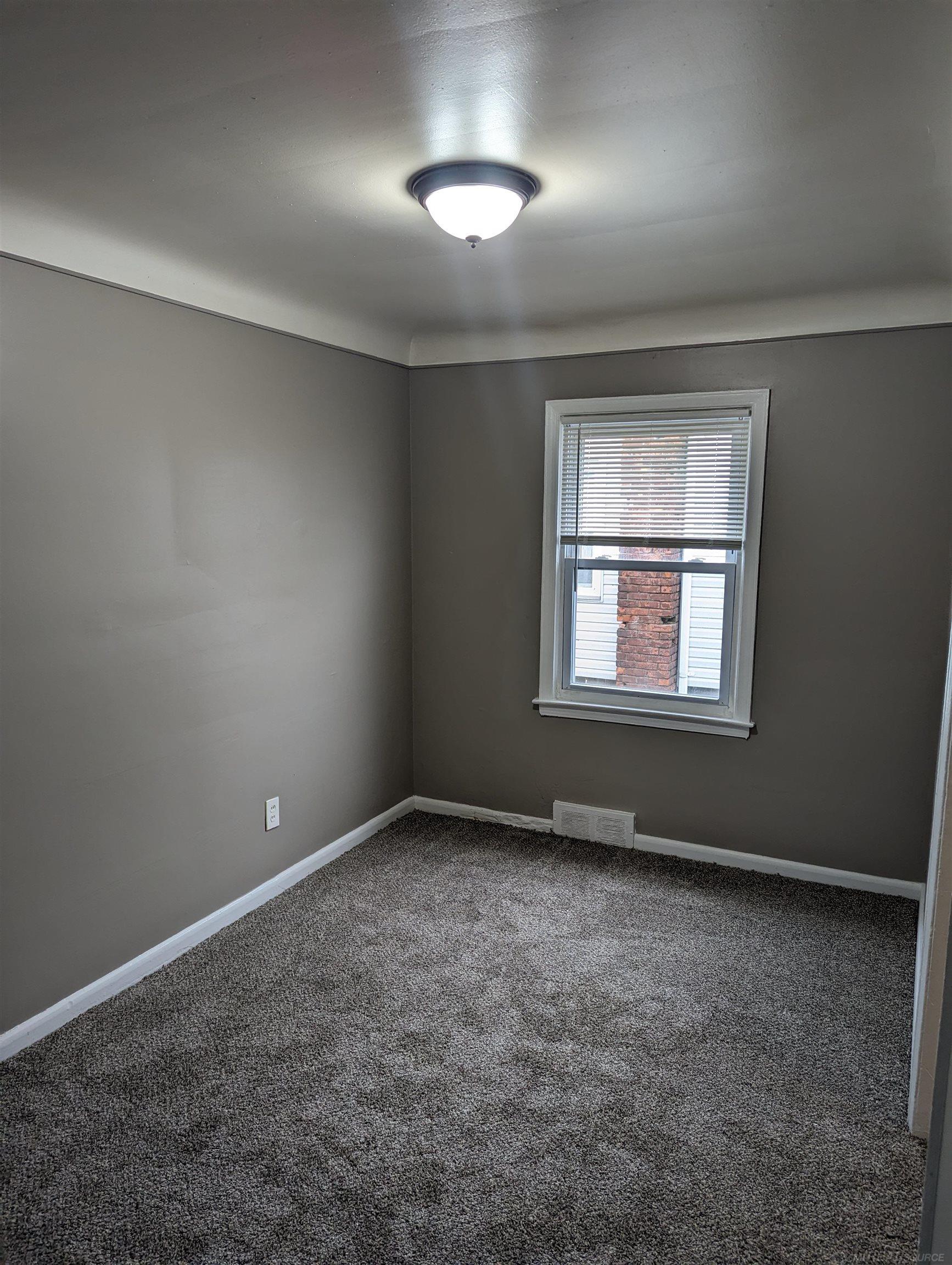 17520 Toepfer Drive Eastpointe, MI 48021 - Photo 3 of 8