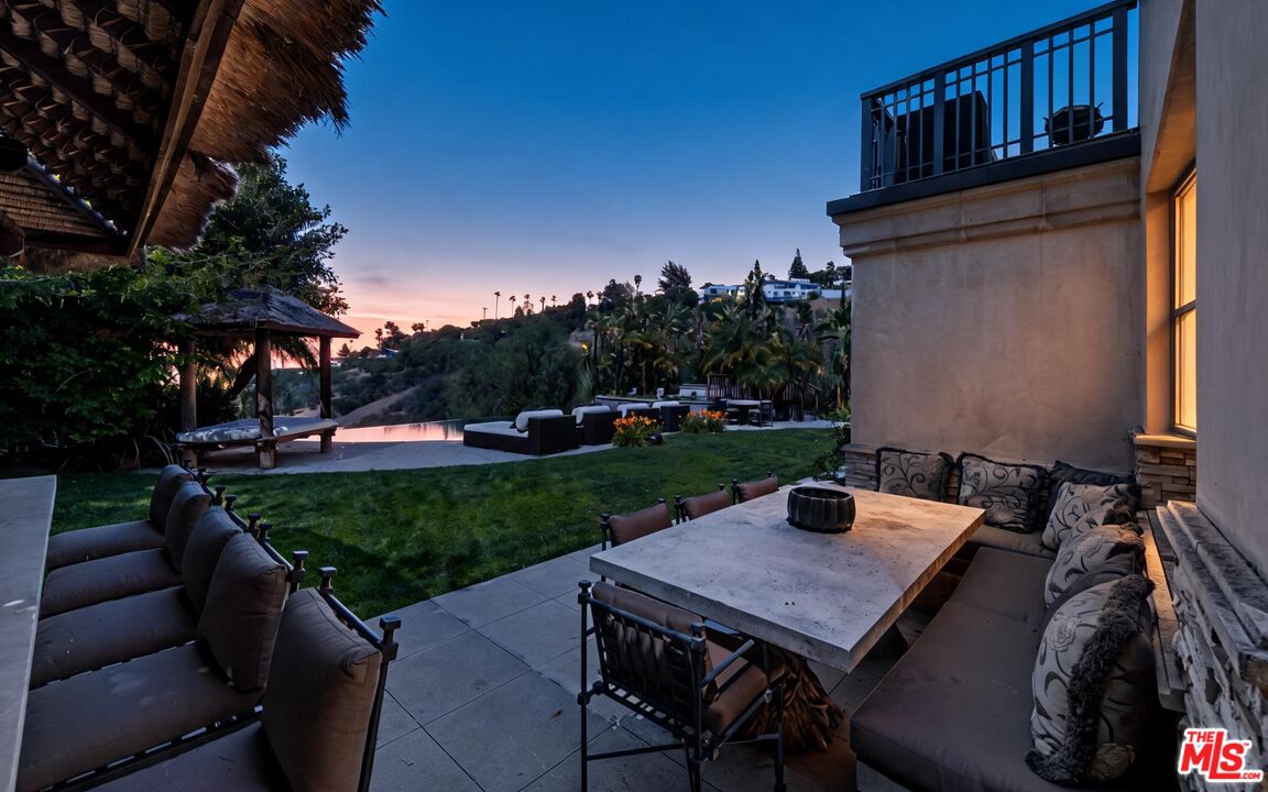 13947 Durham Road Beverly Hills, CA 90210 - Photo 44 of 46