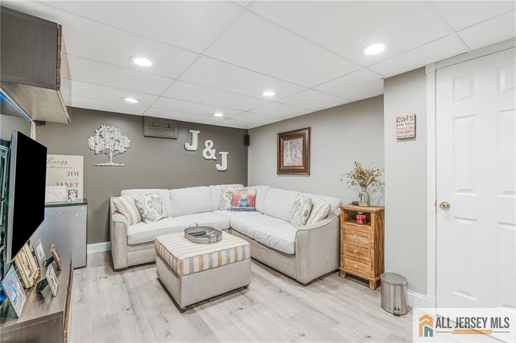7 Center Place Middlesex, NJ 08846 - Photo 21 of 40