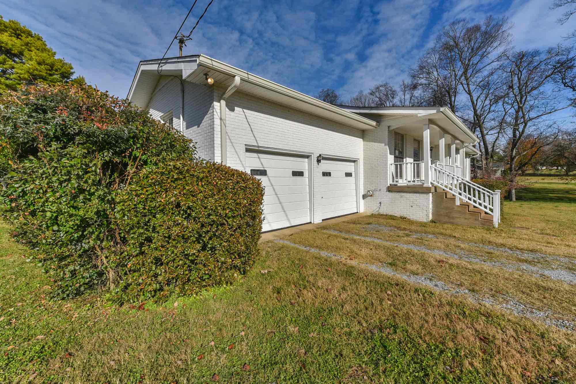 169 Cherokee Road Hendersonville, TN 37075 - Photo 4 of 48 Gallery Image 4