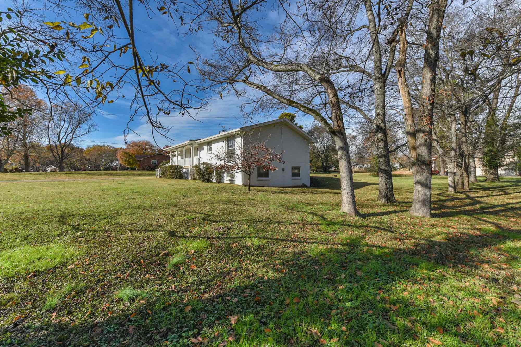 169 Cherokee Road Hendersonville, TN 37075 - Photo 5 of 48 Gallery Image 5