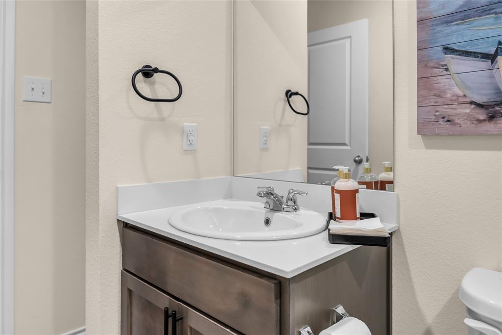 1924 Willow Crk Road Lancaster, TX 75146 - Photo 23 of 33