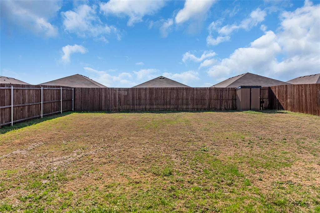 1924 Willow Crk Road Lancaster, TX 75146 - Photo 27 of 33