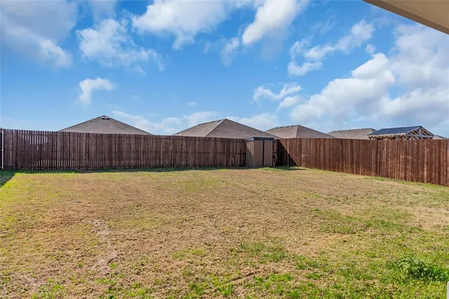 $2,400 | 1924 Willow Crk Road, Lancaster, TX 75146