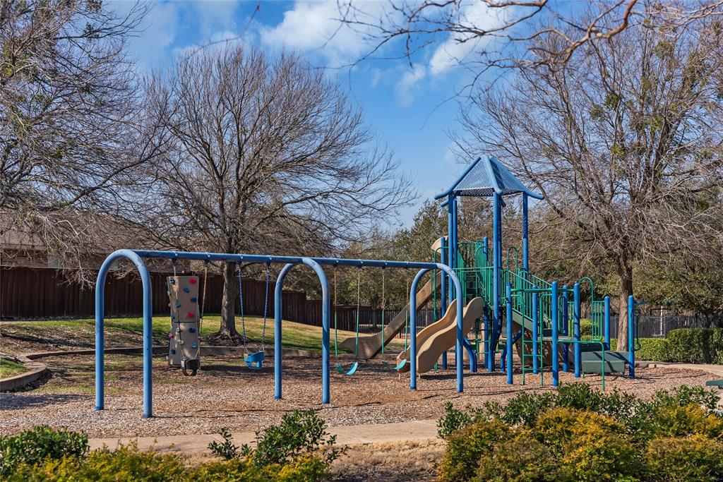 1924 Willow Crk Road Lancaster, TX 75146 - Photo 30 of 33