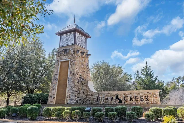 $2,400 | 1924 Willow Crk Road, Lancaster, TX 75146