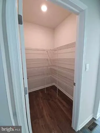 a view of walk in closet