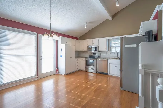 $295,000 | 8517 West 109th Terrace, Overland Park, KS 66210